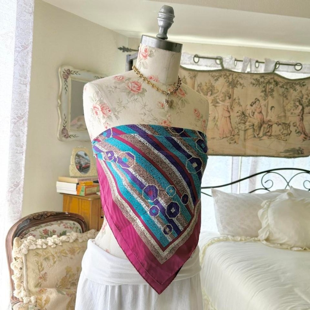 vintage red‎ scarf